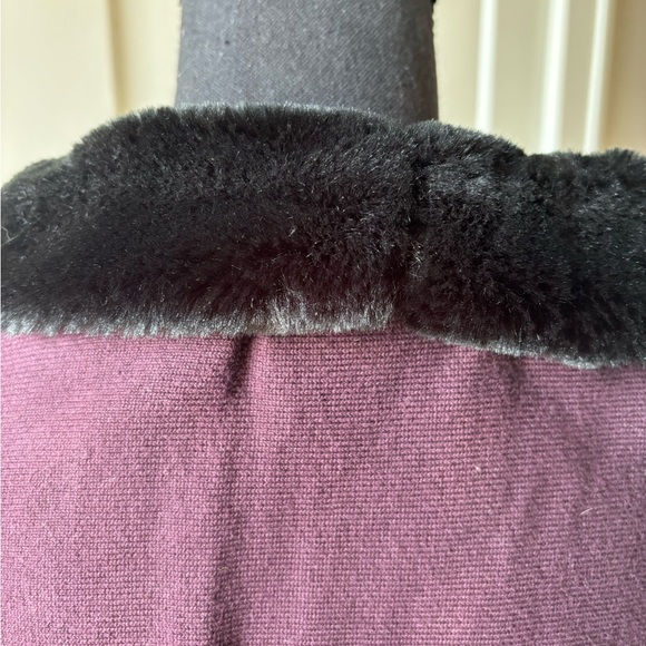 Axcess Liz Claiborne Sweater - Picture 2 of 8